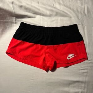 Nike Women's Boardshort Black/Red (Bright/Neon)